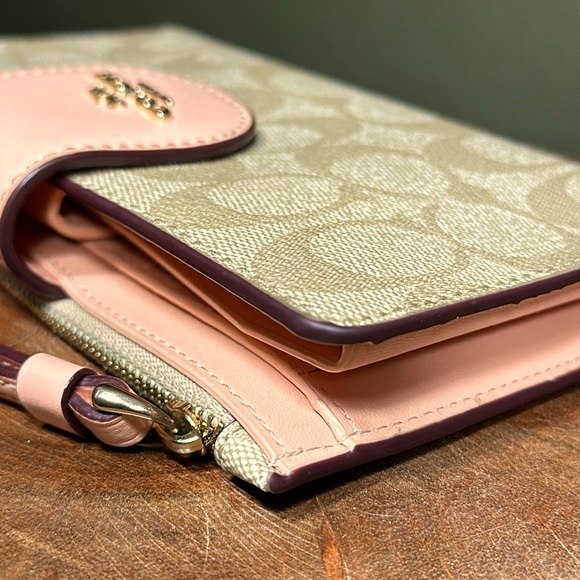 COACH Tech Phone Wallet In Colorblock Signature Canvas - Picture 8 of 13